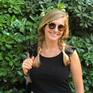 Meet your Posher, Laurie